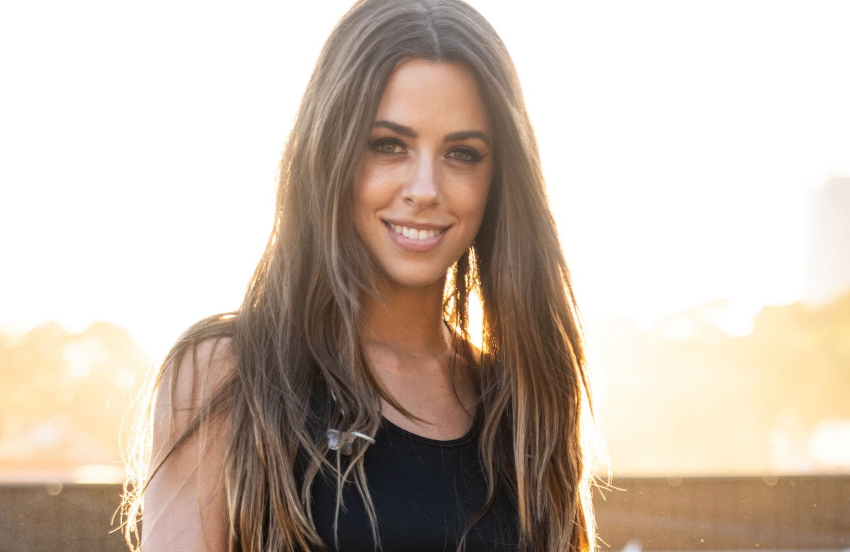 Vanessa Mai im Sonnenuntergang