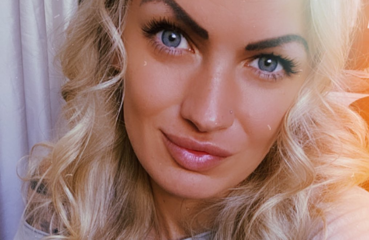 Arlette Markuse mit Locken