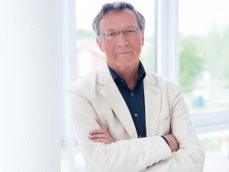 Professor Doktor Axel Kramer