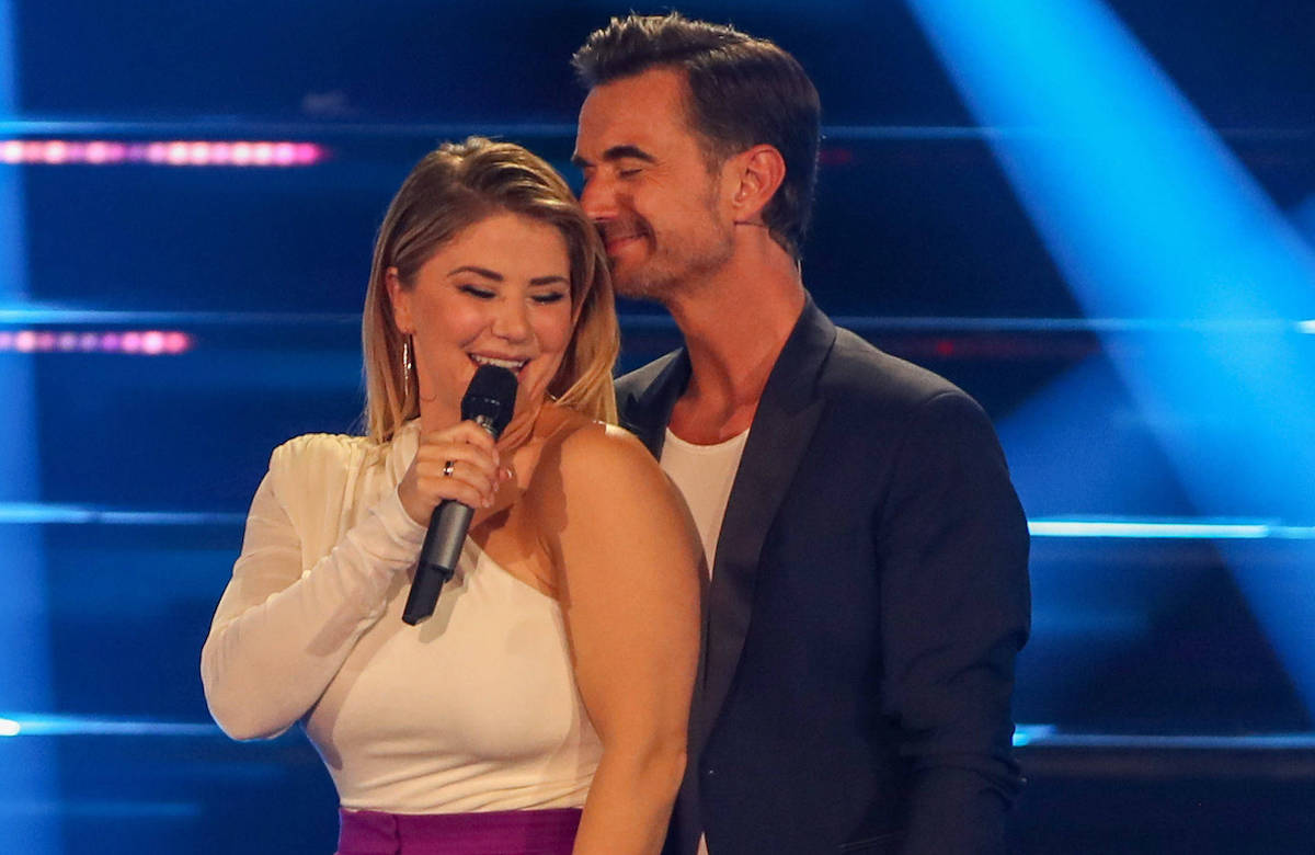 Beatrice Egli und Florian Silbereisen stehen nah beieinander