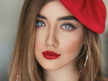 Laut "Öko-Test": DIESER rote Lippenstift hat überzeugt