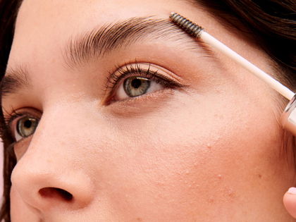 Fluffy Brows: Mit diesem Brow Wax zauberst du dir die fluffigsten Augenbrauen