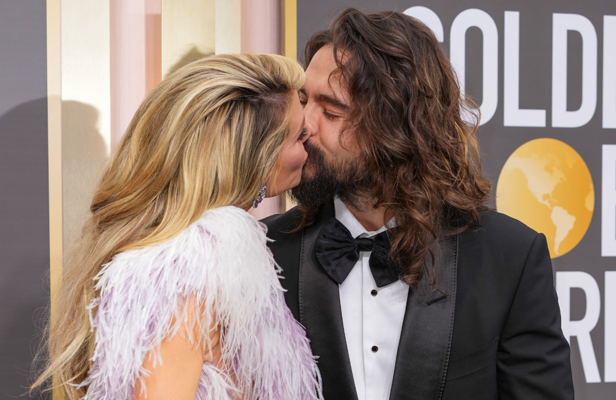 Heidi Klum und Tom Kaulitz küssen sich bei den Golden Globes 2023