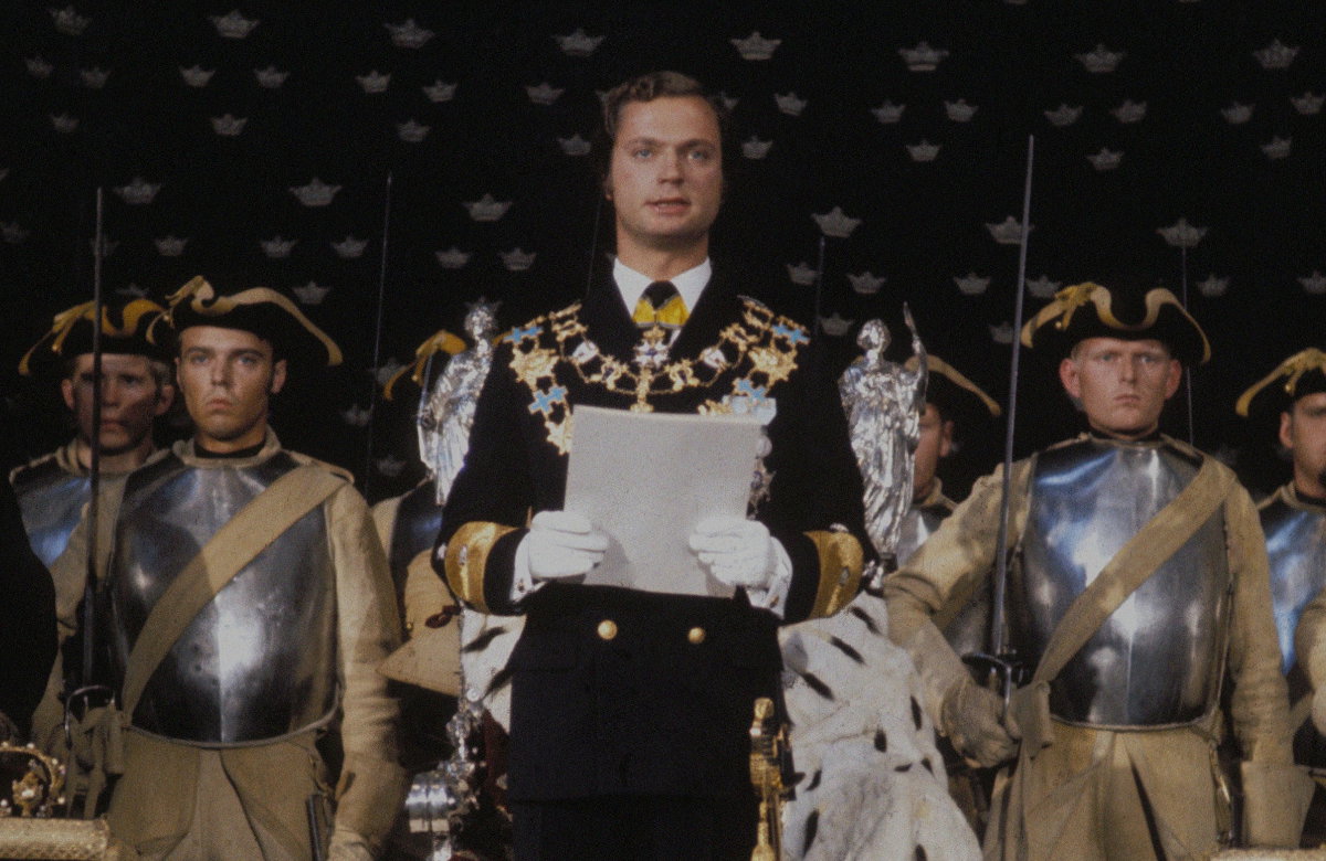 König Carl Gustav bei seiner Krönung im Alter von 27.