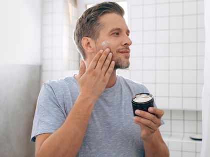 Anti-Aging: Diese 9-Euro-Creme für Männer bekämpft 5 Zeichen der Hautalterung