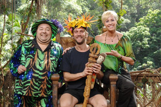Dirk Bach, Peer Kusmagk und Sonja Zietlow im Dschungelcamp