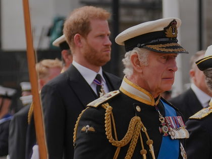 Prinz Harry: Palast-Insider über 30-Minuten-Besuch bei Charles - "Er war enttäuscht"