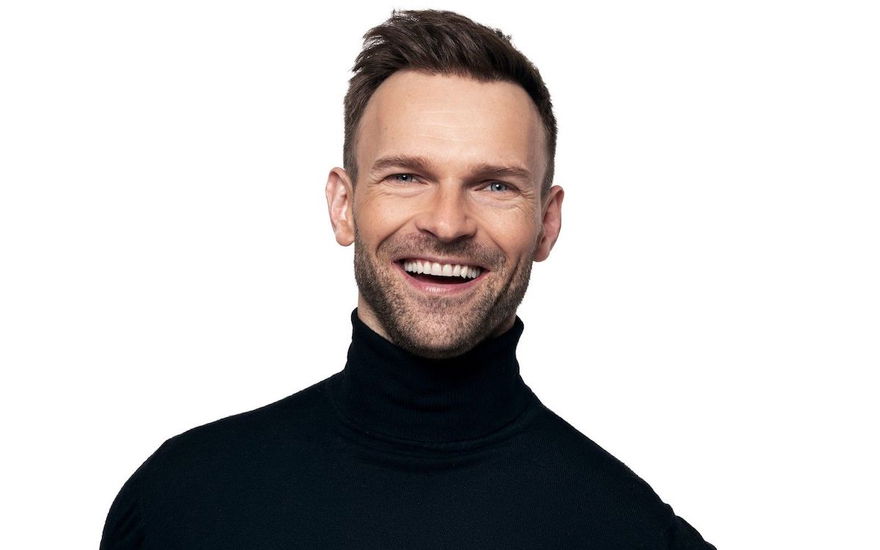 Vadim Garbuzov Let's Dance 2023 Profi-Cast RTL schwarzer Pullover