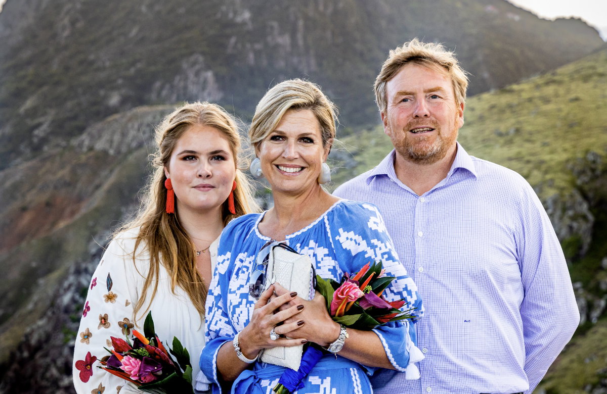 Prinzessin Amalia und ihre Eltern Königin Máxima und König Willem Alexander in der Karibik.