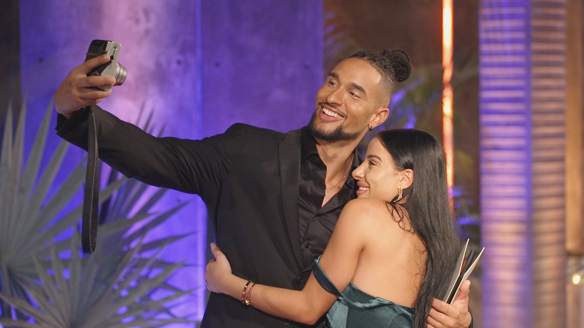 "Der Bachelor" 2023 David Jackson macht ein Selfie mit Leyla