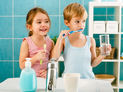 Laut "Öko-Test": DAS ist die beste Zahnpasta für Kinder