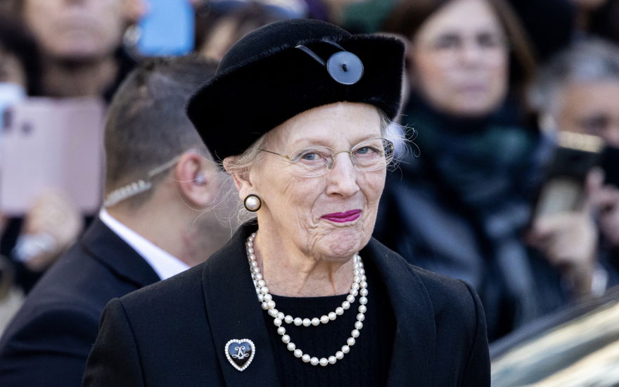 Königin Margrethe lächelt.