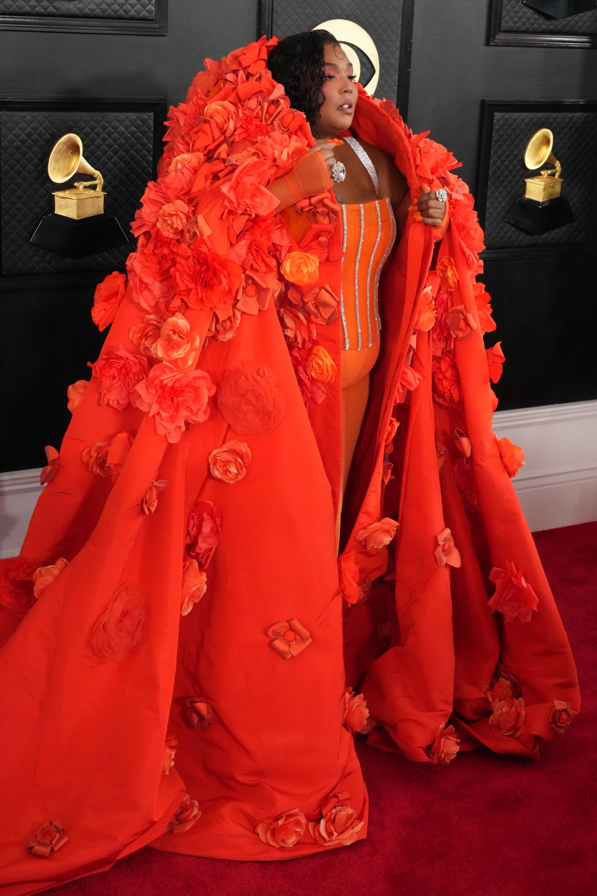 Lizzo posiert bei den Grammys