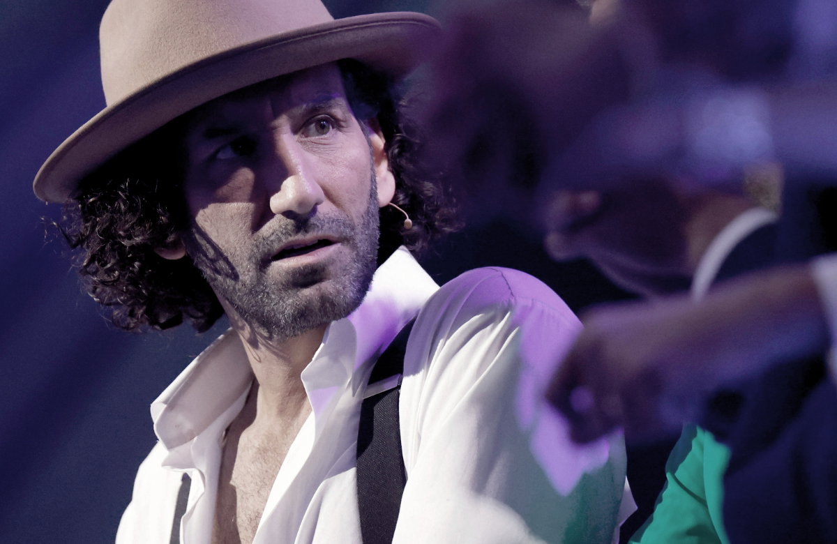 Massimo Sinató guckt bei "Let's Dance" geschockt zur Seite