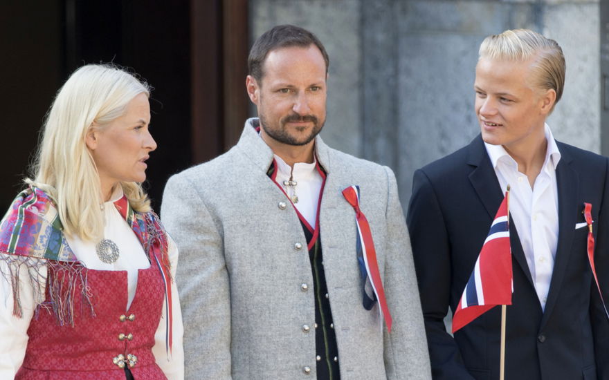 Kronprinzessin Mete-Marit, Kronprinz Haakon und Marius Borg Høiby.