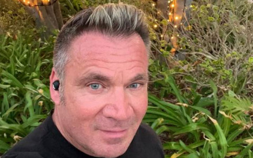 Peter Klein Selfie in der Natur.