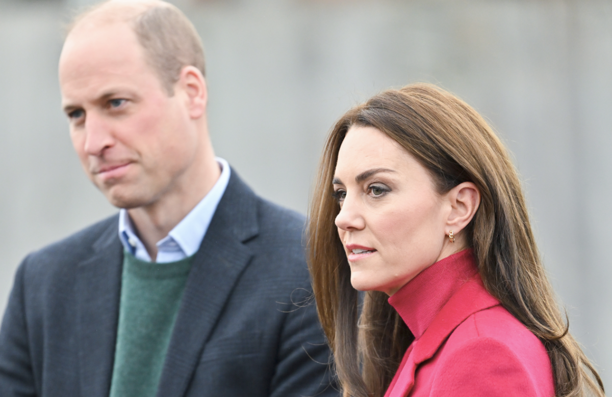 Prinz William und Prinzessin Kate schauen ernst