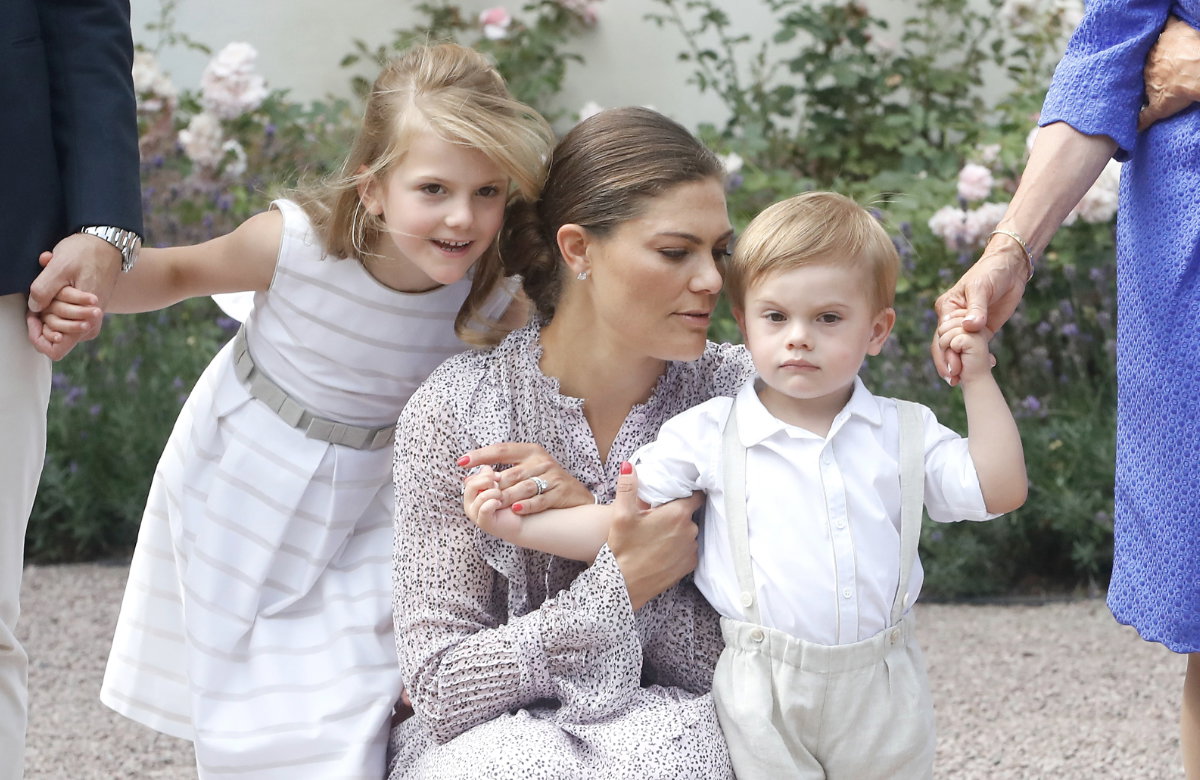 Prinzessin Estelle mit Mama Prinzessin Victoria und Prinz Oscar.