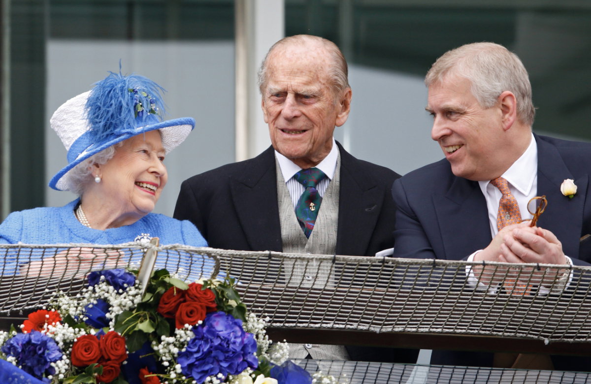 Queen Elizabeth II., ihr Mann Prinz Philip und Sohn Prinz Andrew.