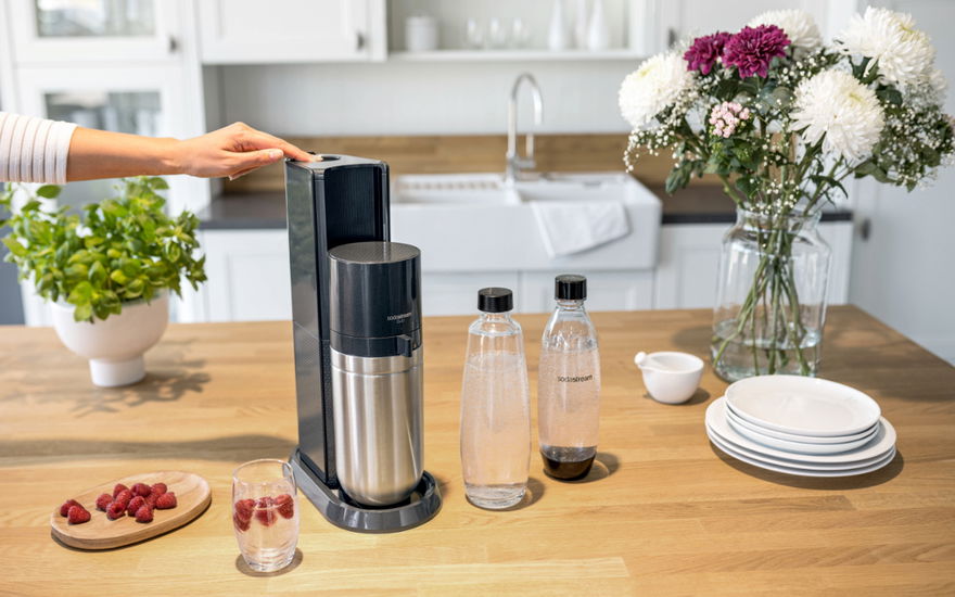 SodaStream Duo auf Tisch