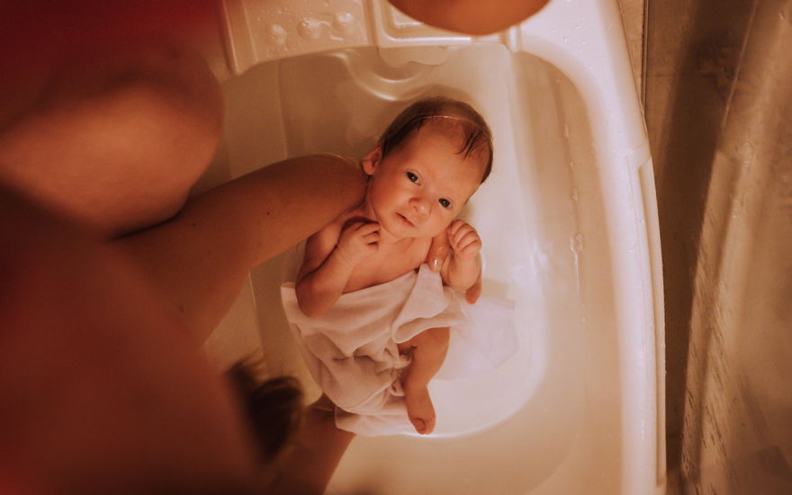 Baby in der Wanne