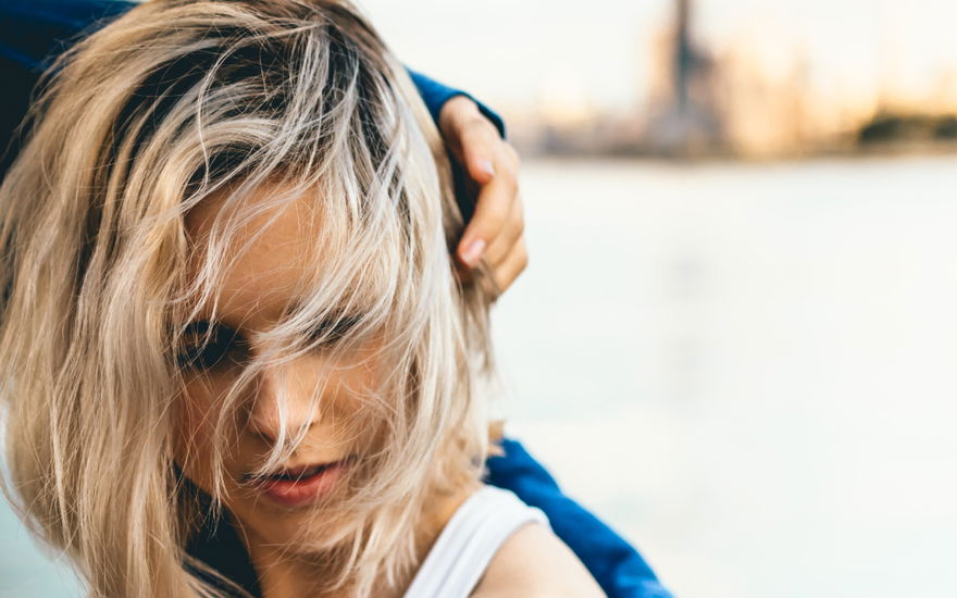 Alternative zum Trockenshampoo: Diese Reinigungstücher ersetzen Shampoo 