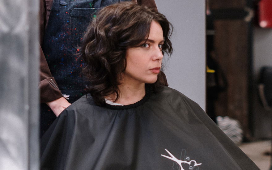 Frau beim Friseur