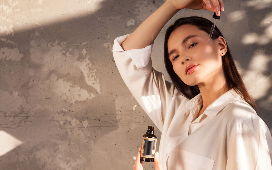 Laut Instagram: Das sind die 3 besten Hyaluron-Seren – ab 10 Euro!