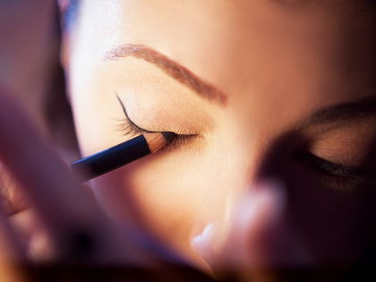 Make-up: Diese 3 Eyeliner-Fehler lassen uns älter aussehen