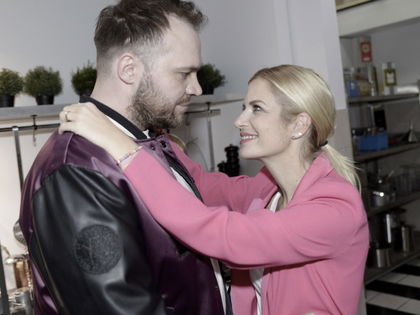 GZSZ: Jetzt ist es offiziell! Erik gesteht Sarah - "Ich hab mich voll in dich verknallt"