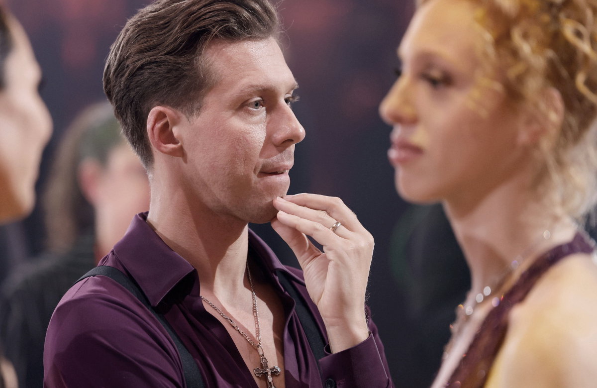 Valentin Lusin guckt bei "Let's Dance" nachdenklich