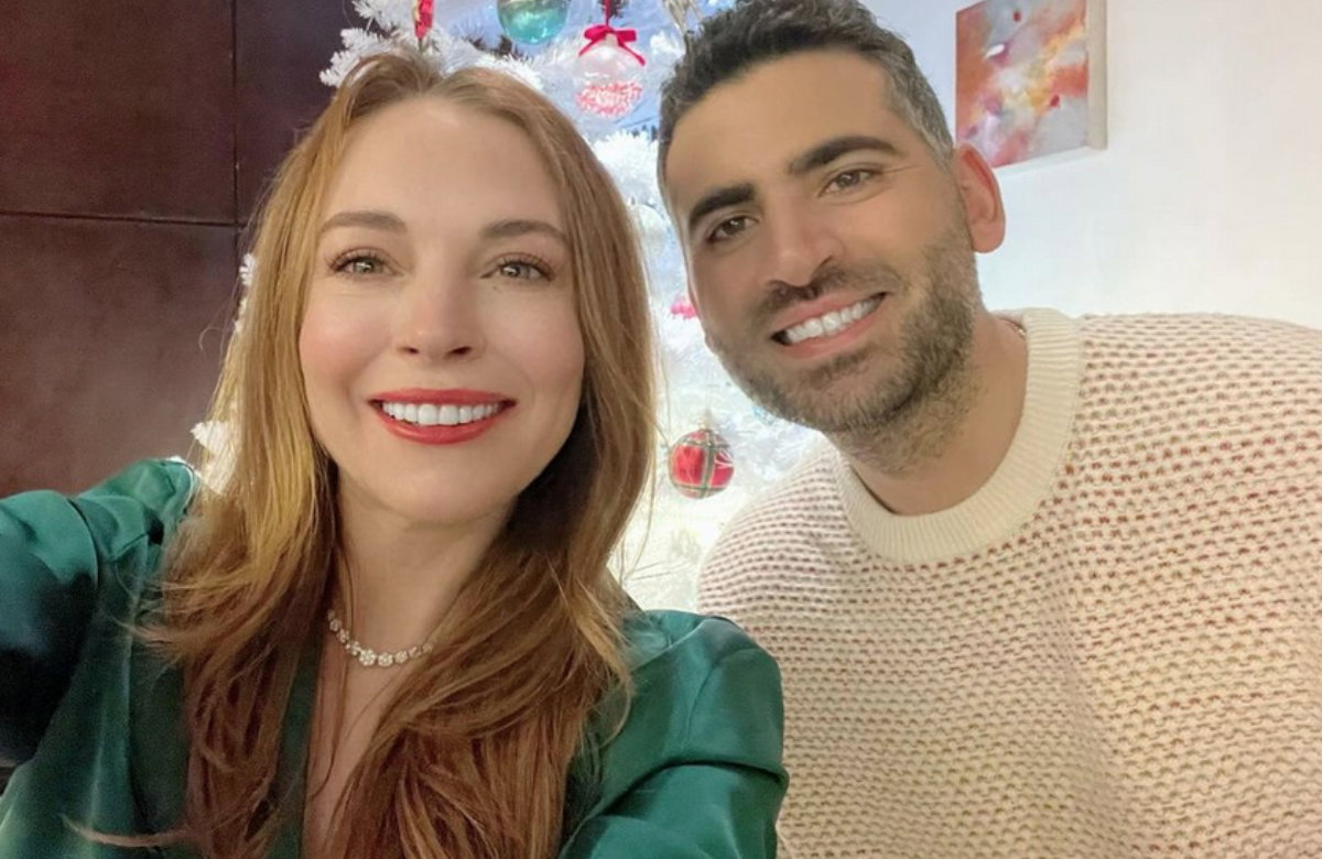Lindsay Lohan und Bader Shammas lächeln bei Selfie.
