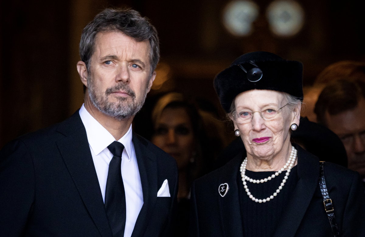 Kronprinz Frederik mit seiner Mutter Königin Margrethe von Dänemark.