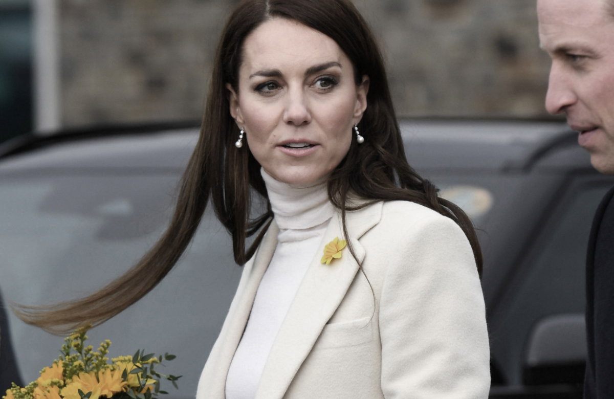 Prinzessin Kate guckt geschockt zur Seite