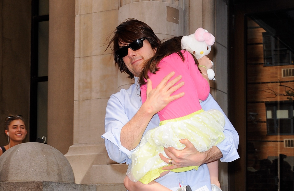 Tom Cruise mit Tochter Suri auf dem Arm