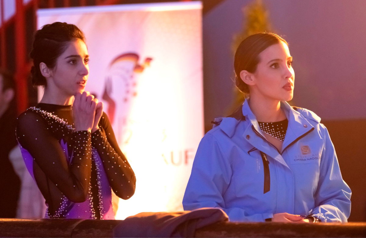 Leyla und Chiara gucken bei "Alles was zählt" geschockt