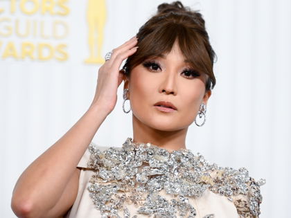"Emily in Paris": Ashley Park schwört auf diesen 5-Euro-Nagellack