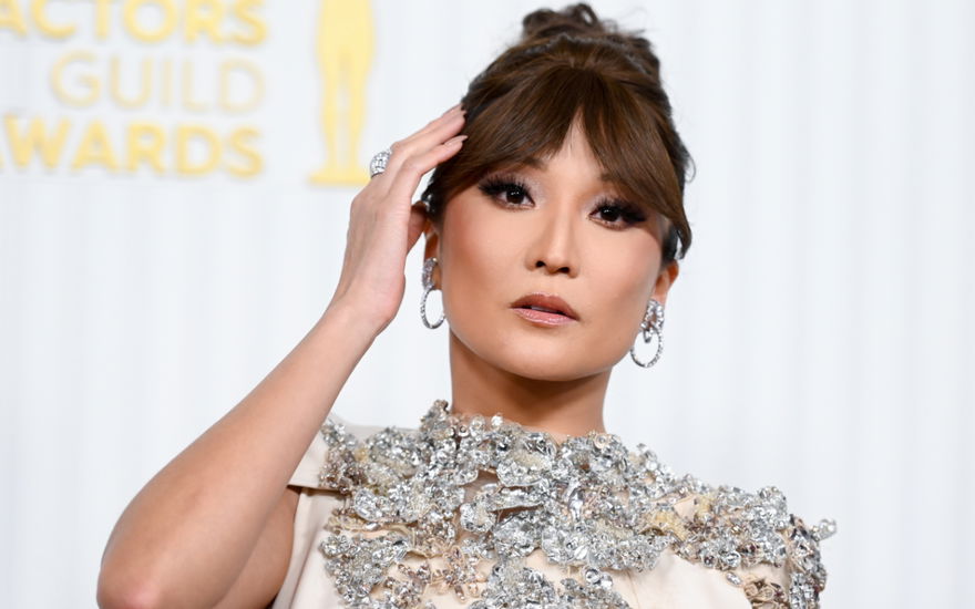 "Emily in Paris": Ashley Park schwört auf diesen 5-Euro-Nagellack