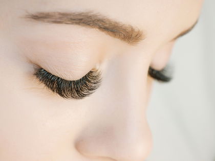 Beauty-Trend 2023: Das neue Olaplex-Wimpernserum verhindert Wimpernverlust