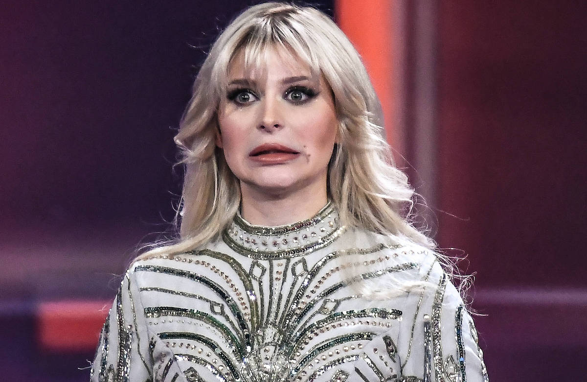 Marie Reim guckt erschrocken