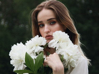 Make-up: Diese Drogerie-Foundation wirkt wie ein Vitamin-C-Serum