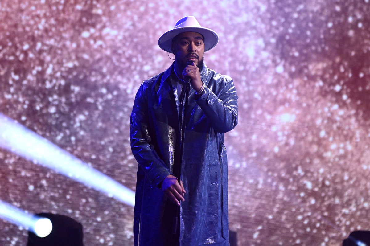 Sem Eisinger steht bei DSDS auf der Bühne und singt