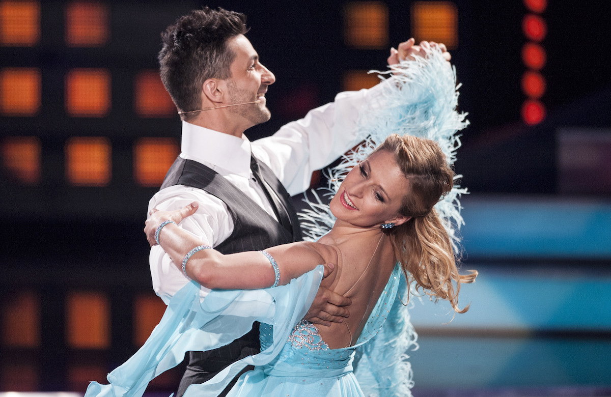 Stefanie Hertel tanzt mit Sergiy Plyuta bei Let's Dance