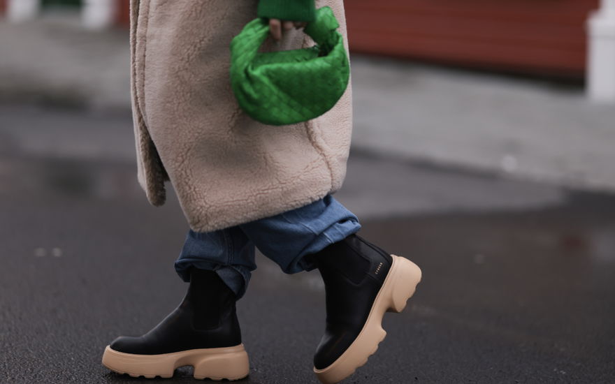 Streetstyle mit Bottega Veneta Tasche