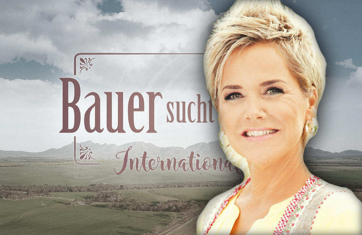 "Bauer sucht Frau International" 2023: Inka Bause vor dem düsteren Logo