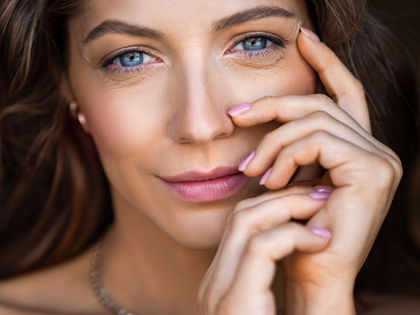 Laut Make-up-Artist: Diese 3 Tricks verjüngen dich um Jahre