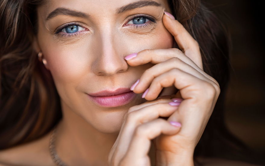 Laut Make-up-Artist: Diese 3 Tricks verjüngen dich um Jahre