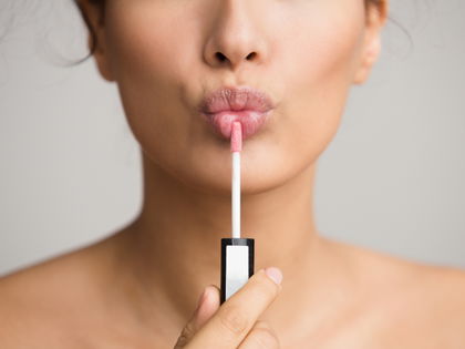 TikTok: Dieses 6-Euro-Lippenöl ist eine günstige Alternative zum "Dior Addict Lip Glow Oil"