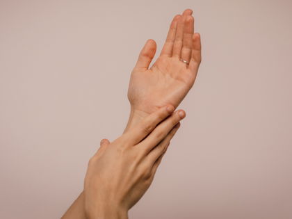 Beste Handmaske: Die 3 besten Pflege-Handschuhe für streichel-zarte Haut