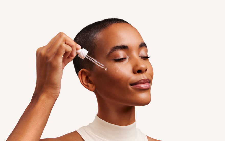 Anti-Aging: Mit diesem Peptide-Booster werden Fältchen um 30% reduziert